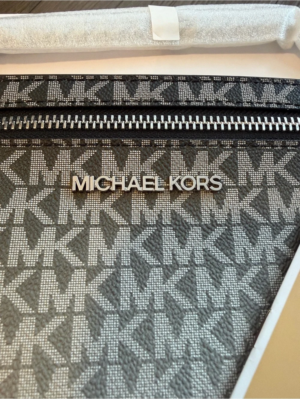 Michael Kors Crossbody Bag with Black Trim BRAND NEW